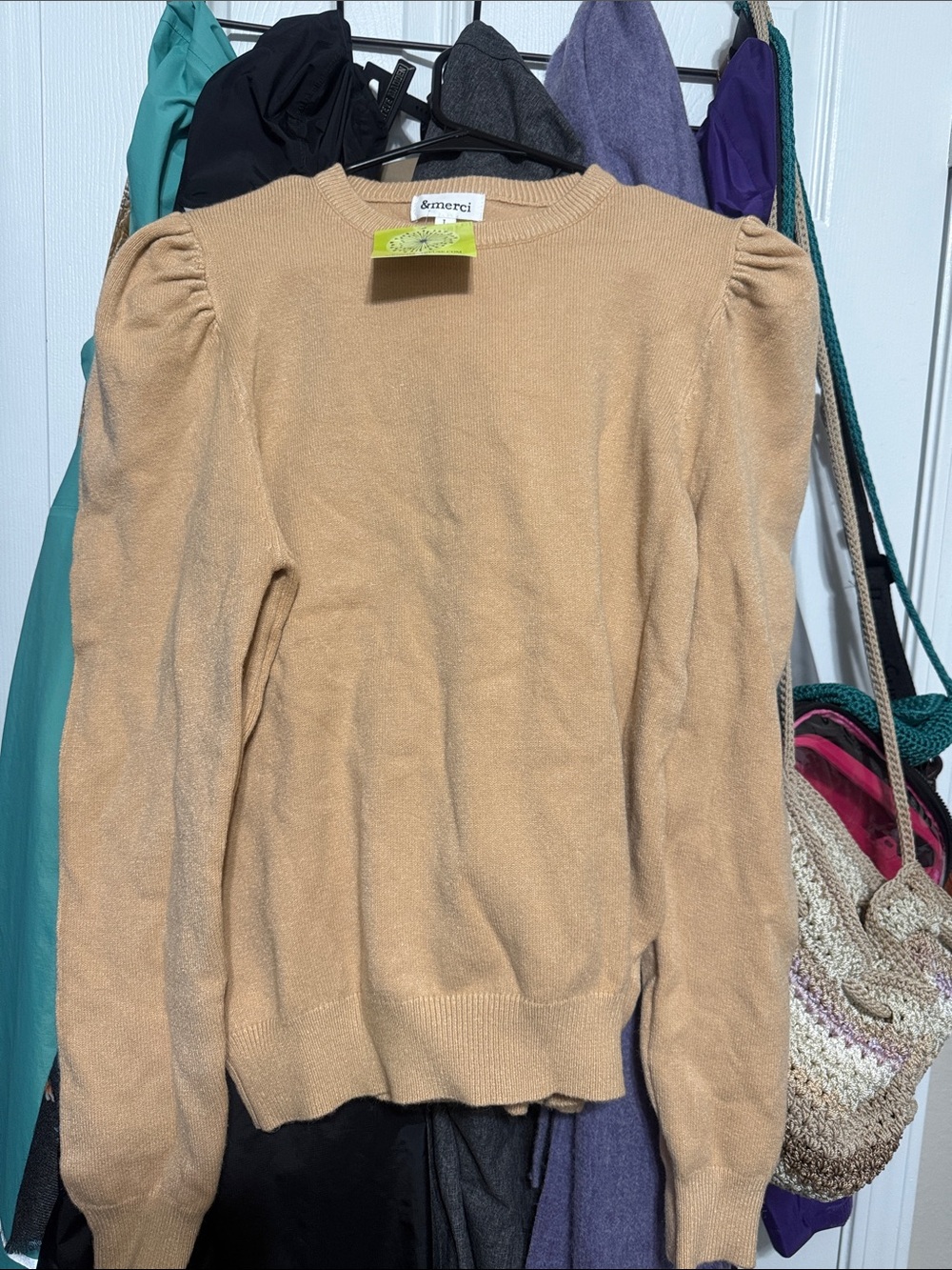 &merci Women's Puff-Sleeve Crewneck Sweater in Camel